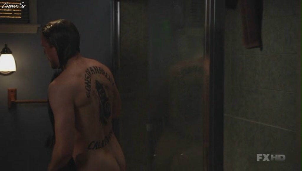 Charlie Hunnam Flashing Bare Ass Naked Male Celebrities