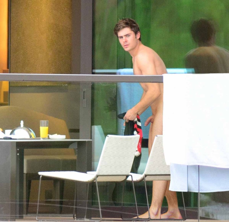 Zac Efron Exposes His Ass Naked Male Celebrities