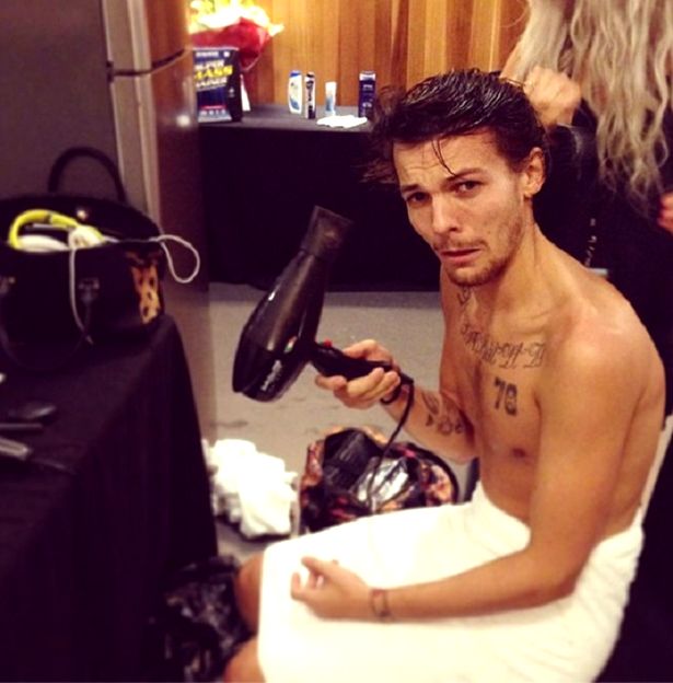 Louis Tomlinson Totally Exposed Posing Pics Naked Male Celebrities