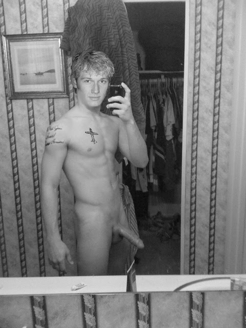 Alex Pettyfer Exposes Tight Bare Bum Naked Male Celebrities