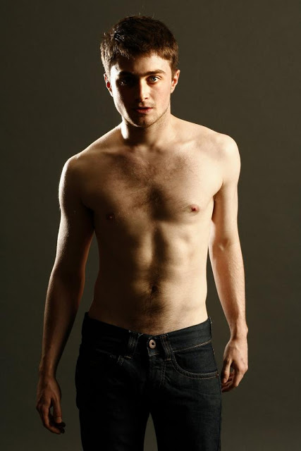 Daniel Radcliffe Exposes His Muscle Body Naked Male Celebrities