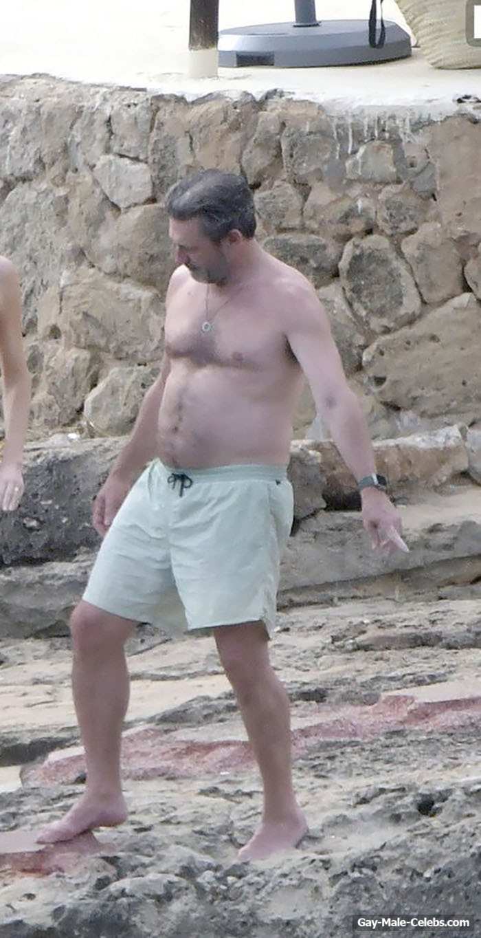 Jon Hamm Shirtless Beach Photos Naked Male Celebrities