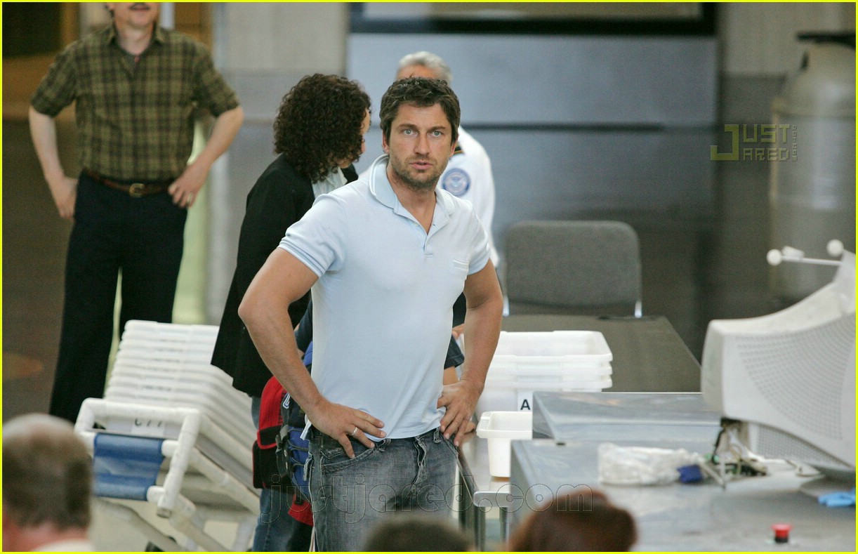 Gerard Butler Posing In A Underwear Naked Male Celebrities