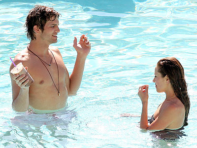 Ashton Kutcher Wet In The Pool Scans Naked Male Celebrities