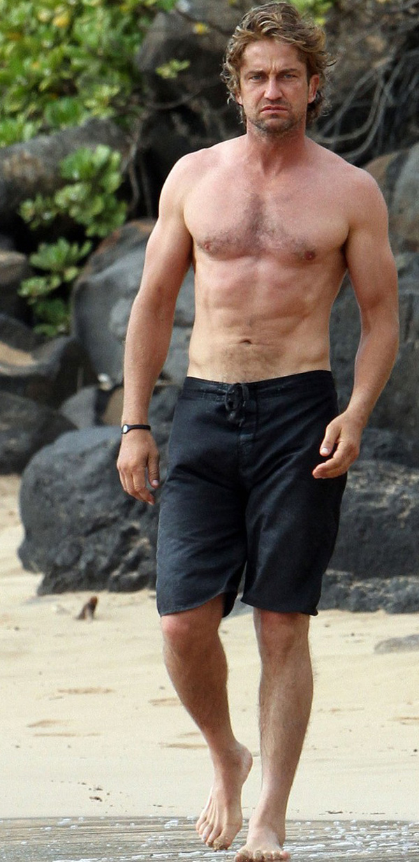 Gerard Butler Exposes His Muscle Body Naked Male Celebrities