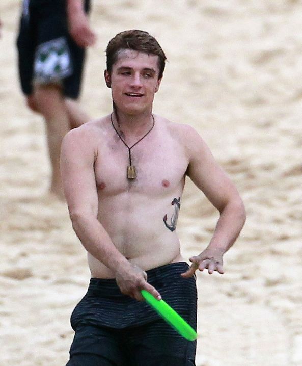 Josh Hutcherson Shirtless Gallery Naked Male Celebrities