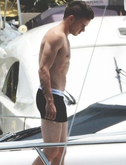 Liam Payne Exposes His Muscle Body Naked Male Celebrities