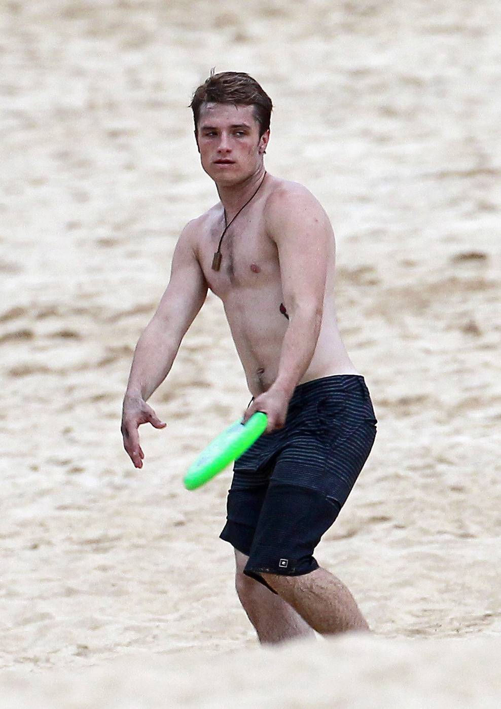 Josh Hutcherson body – Naked Male celebrities