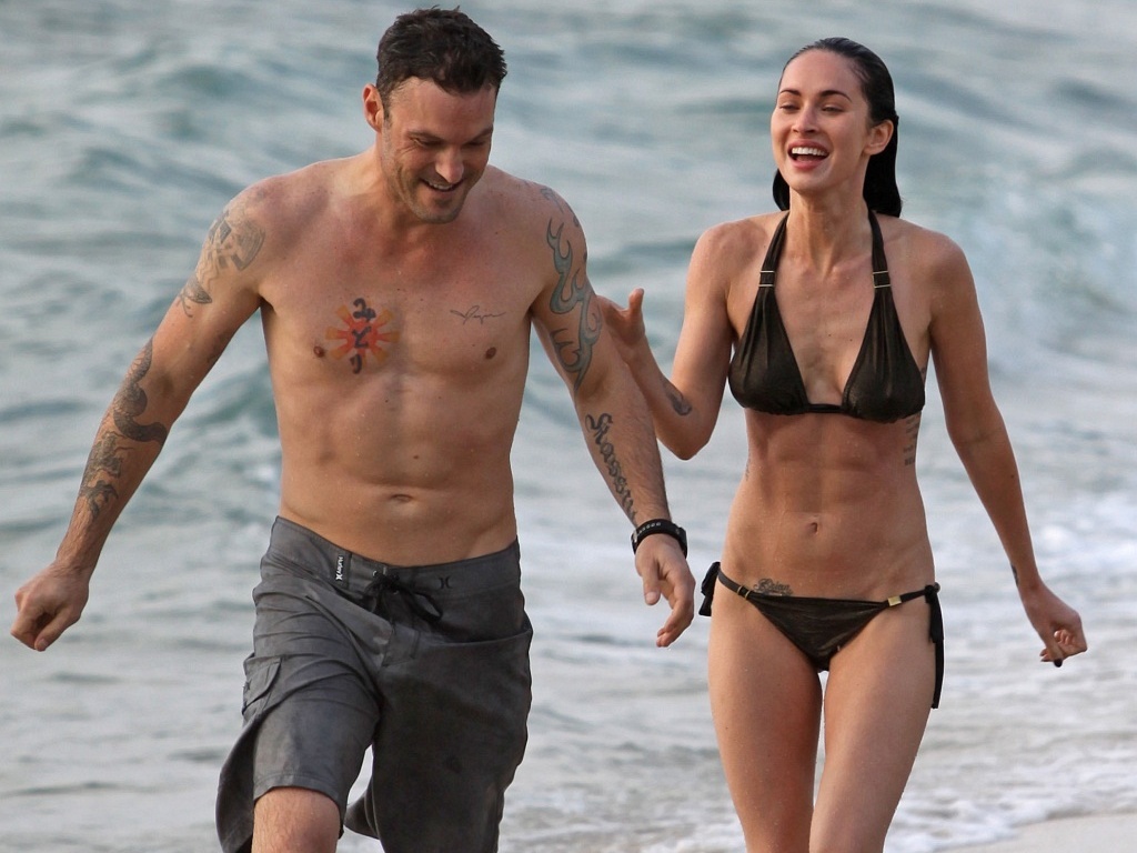 Brian Austin Green exposes his muscle body – Naked Male celebrities