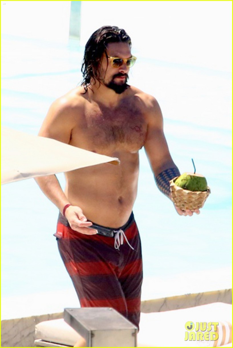 Jason Momoa Shirtless And Tempting Poses Pix Naked Male Celebrities