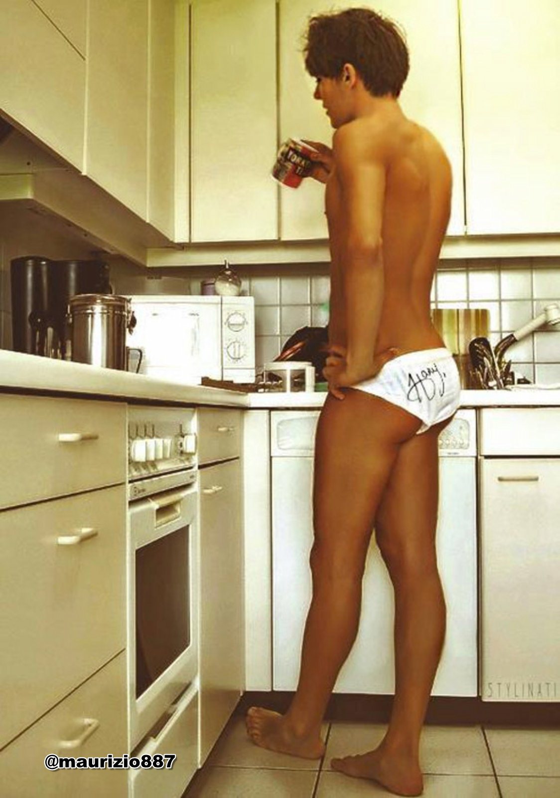 Louis Tomlinson posing in a underwear – Naked Male celebrities