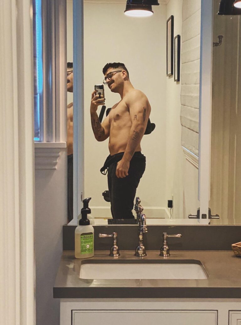 Julien Solomita – Naked Male celebrities