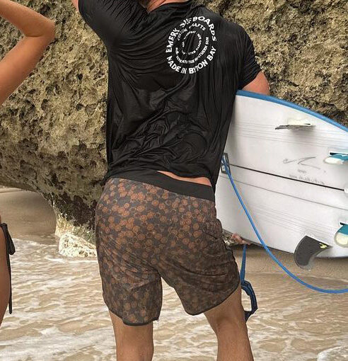 Chris Hemsworth Exposing His Tight Ass