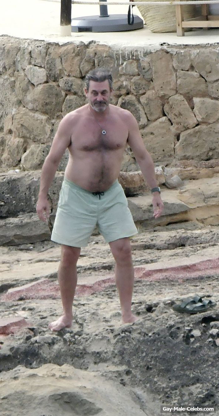 Jon Hamm bare body pics