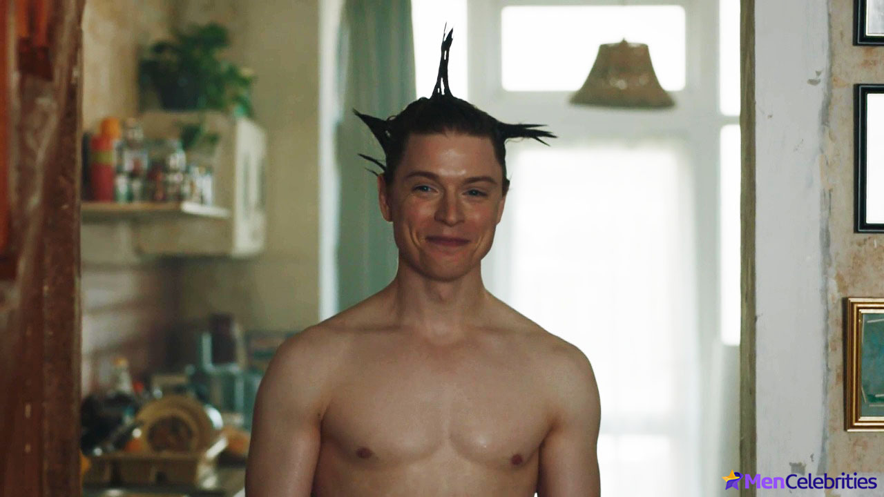 Freddie Fox shirtless photos