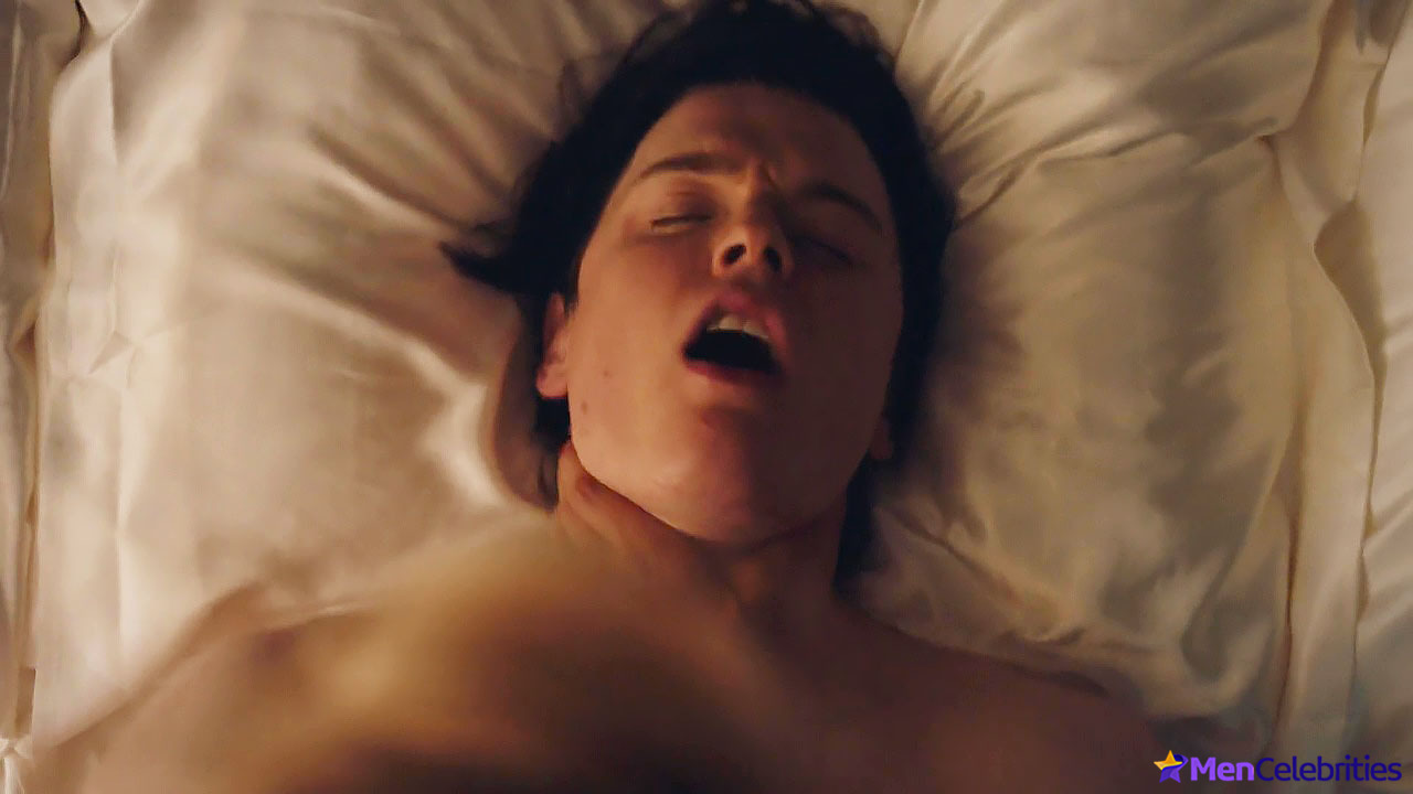 Freddie Fox sex scenes