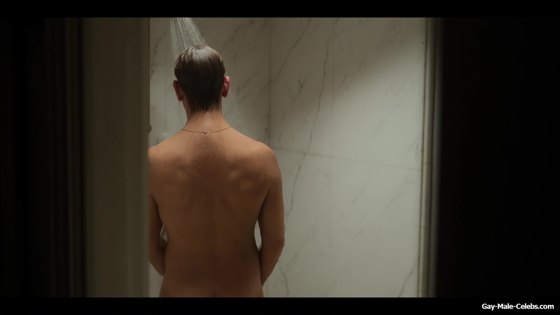 Alessandro Borghi shower scenes