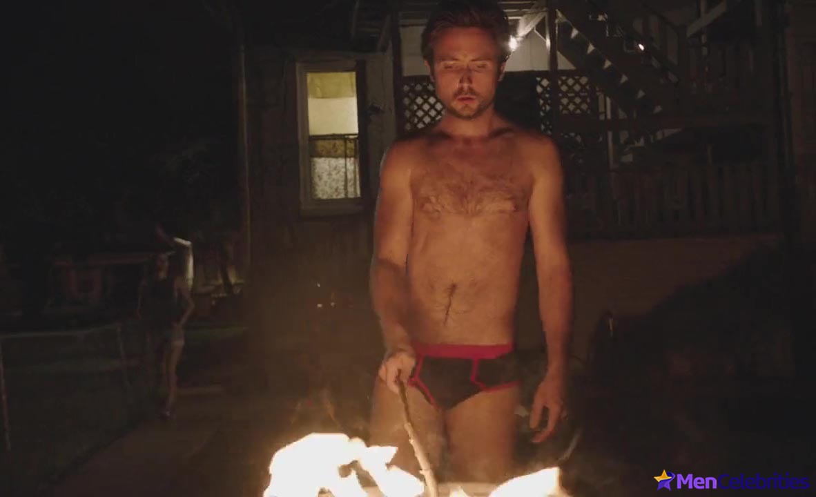 Justin Chatwin underwear photo