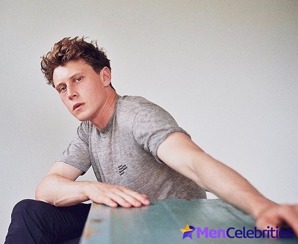 George MacKay sexy