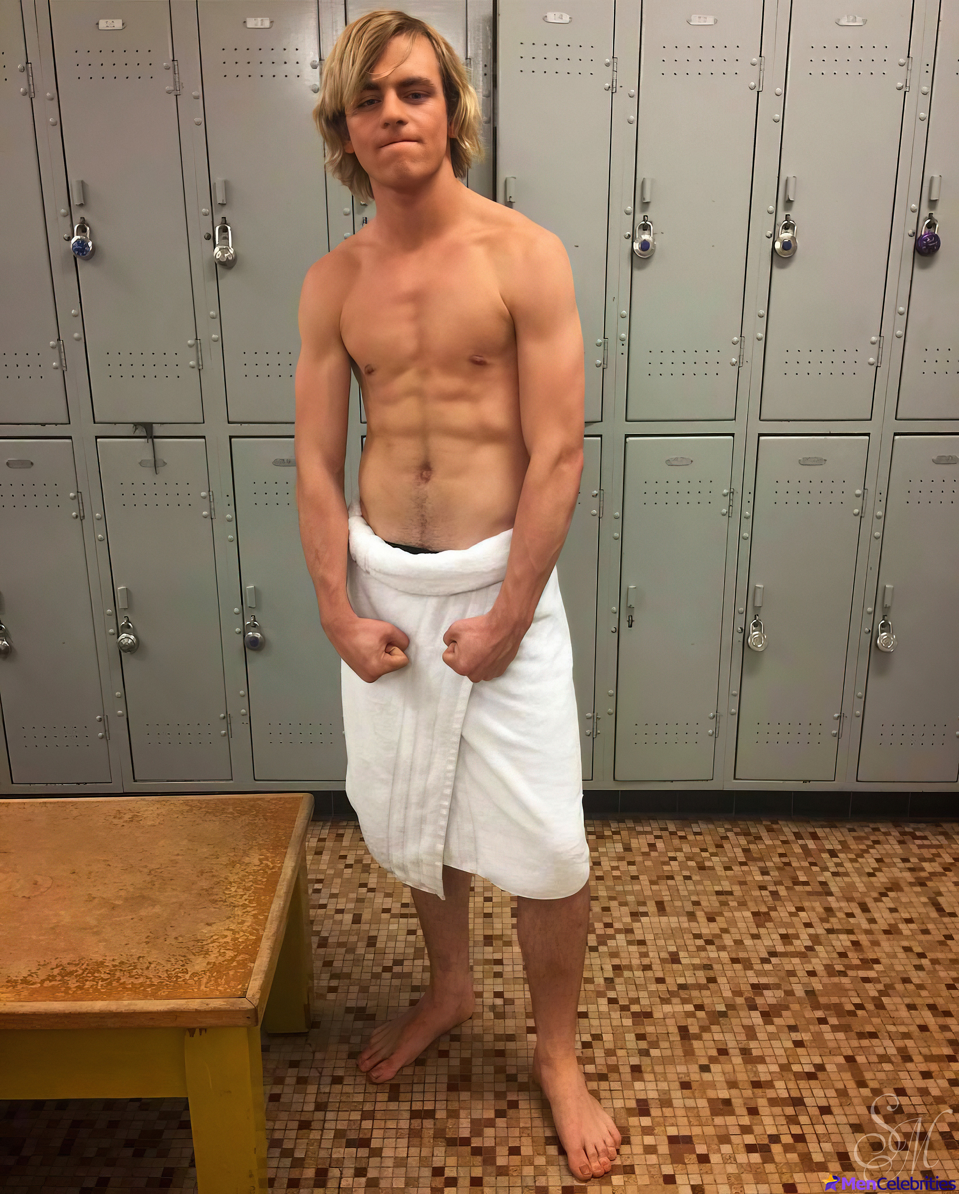 Ross Lynch nudity