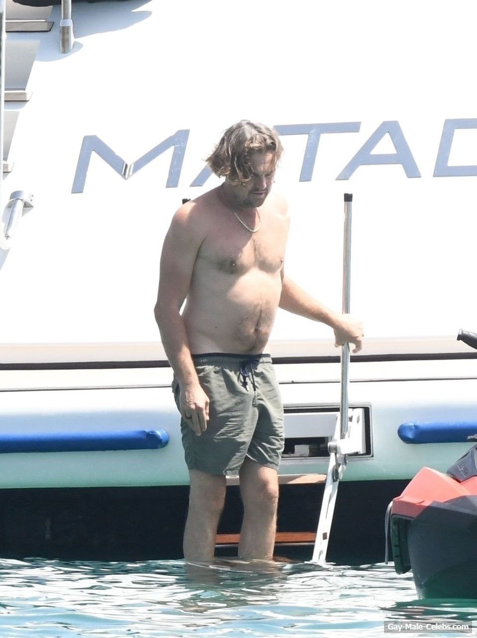 Leonardo DiCaprio nude torso