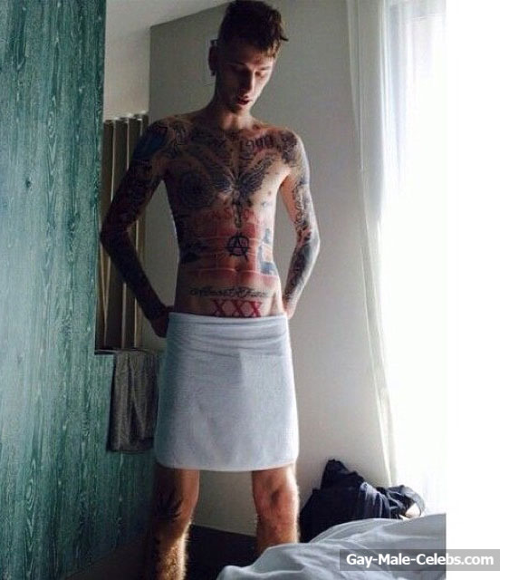 Machine Gun Kelly bulge