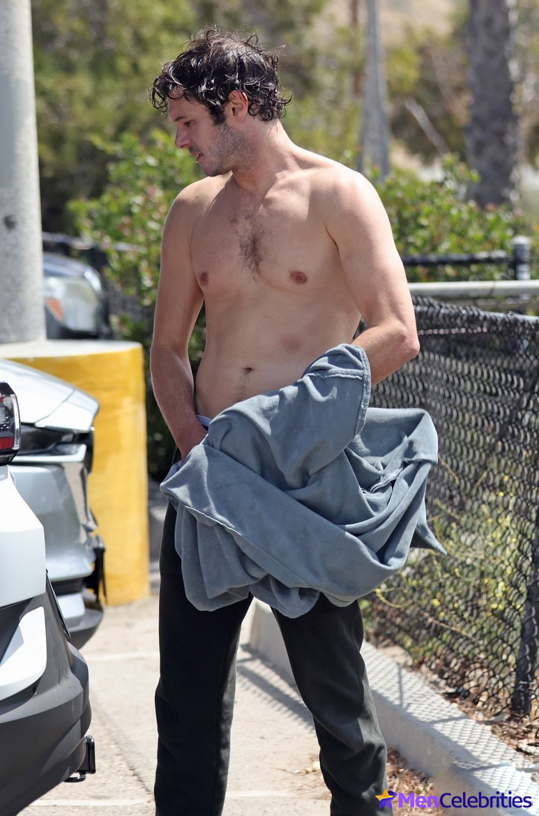 Adam Brody nudity