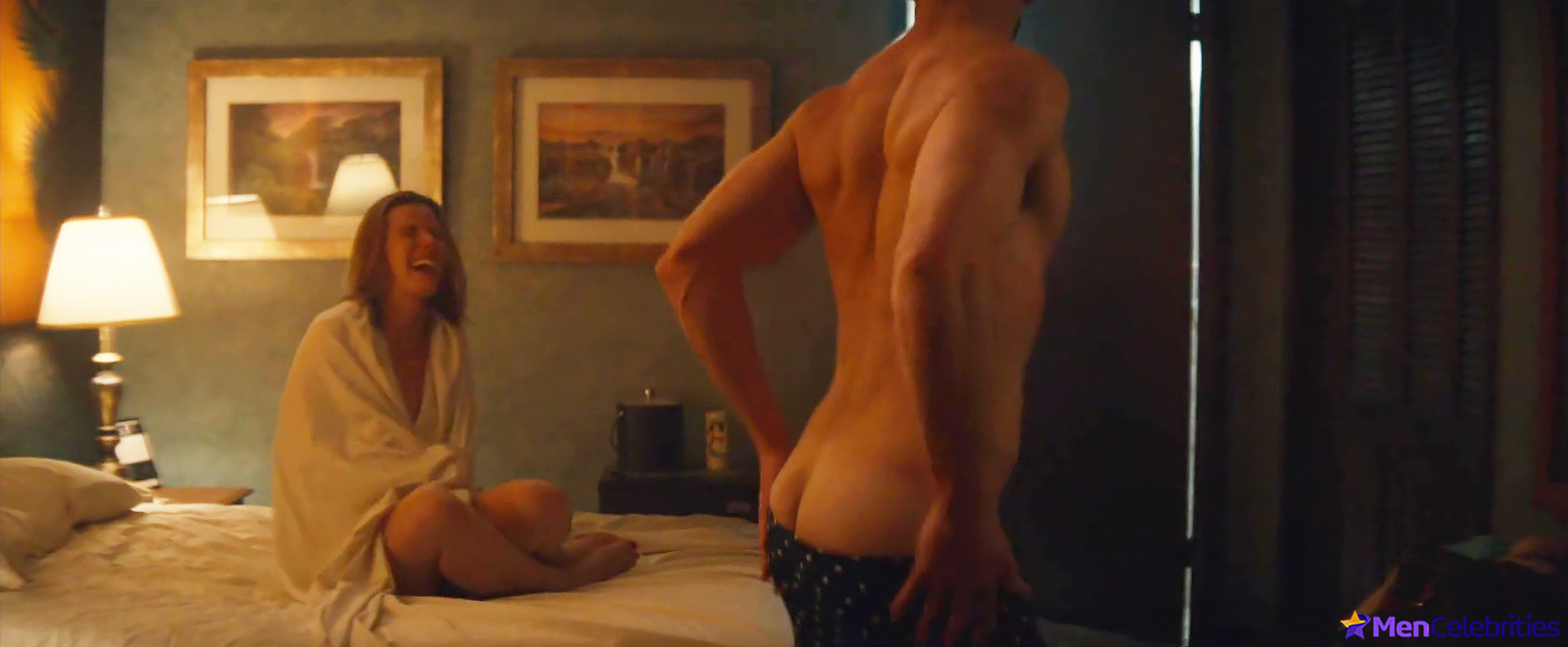 Austin Stowell ass