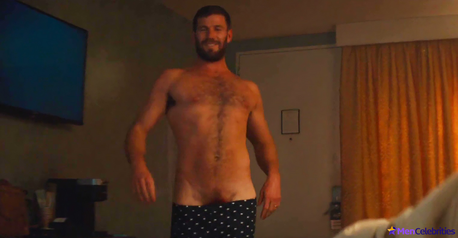 Austin Stowell frontal nude