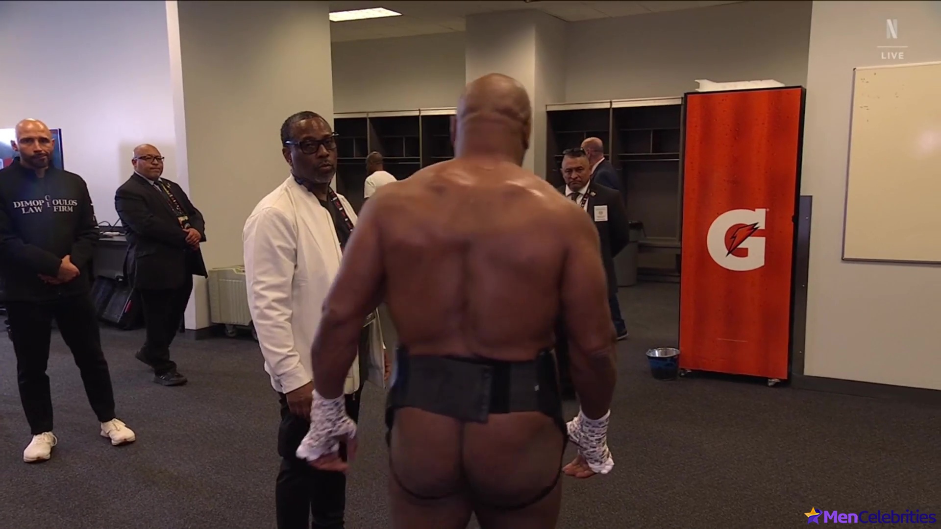 Mike Tyson nude bum