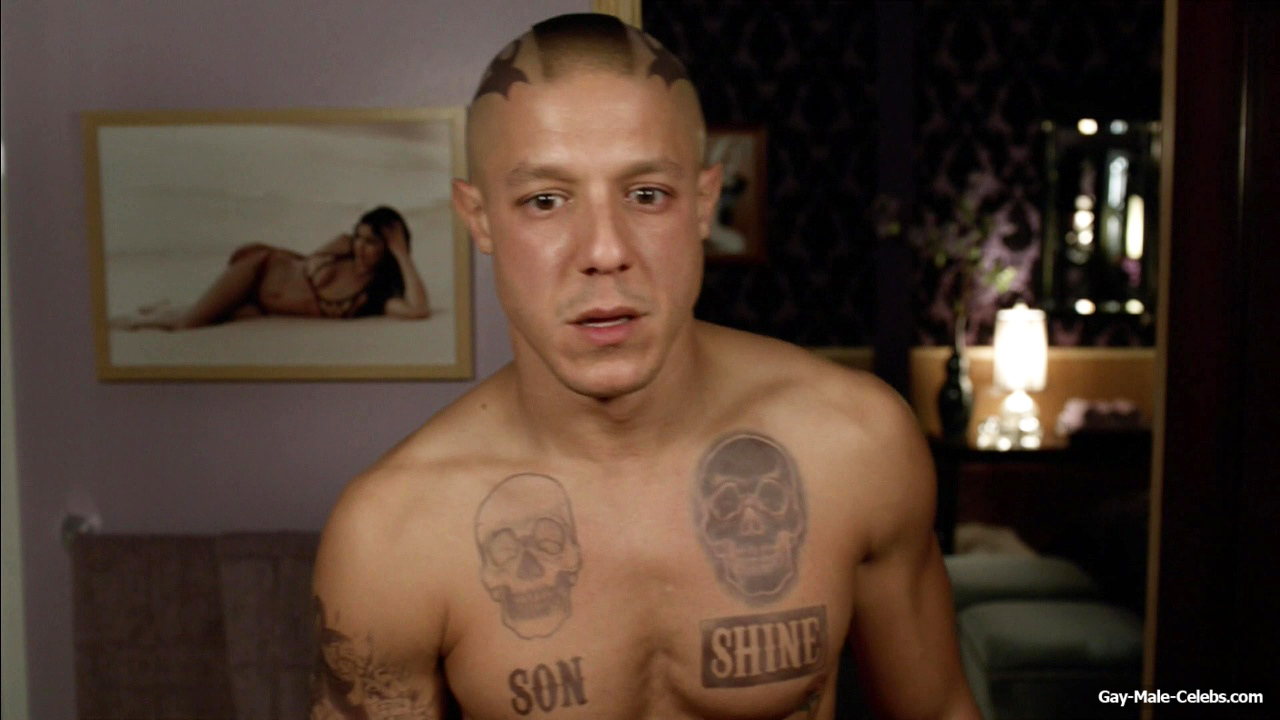 Theo Rossi naked