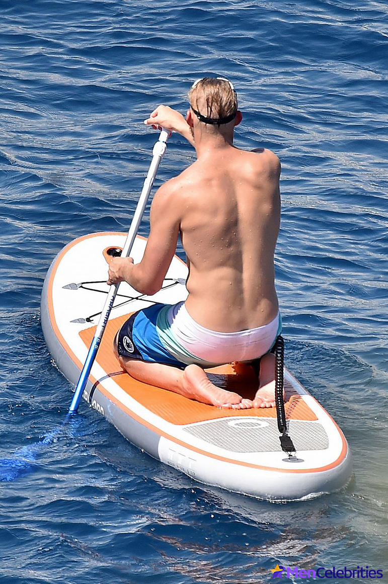 Alexander Ludwig butt pics