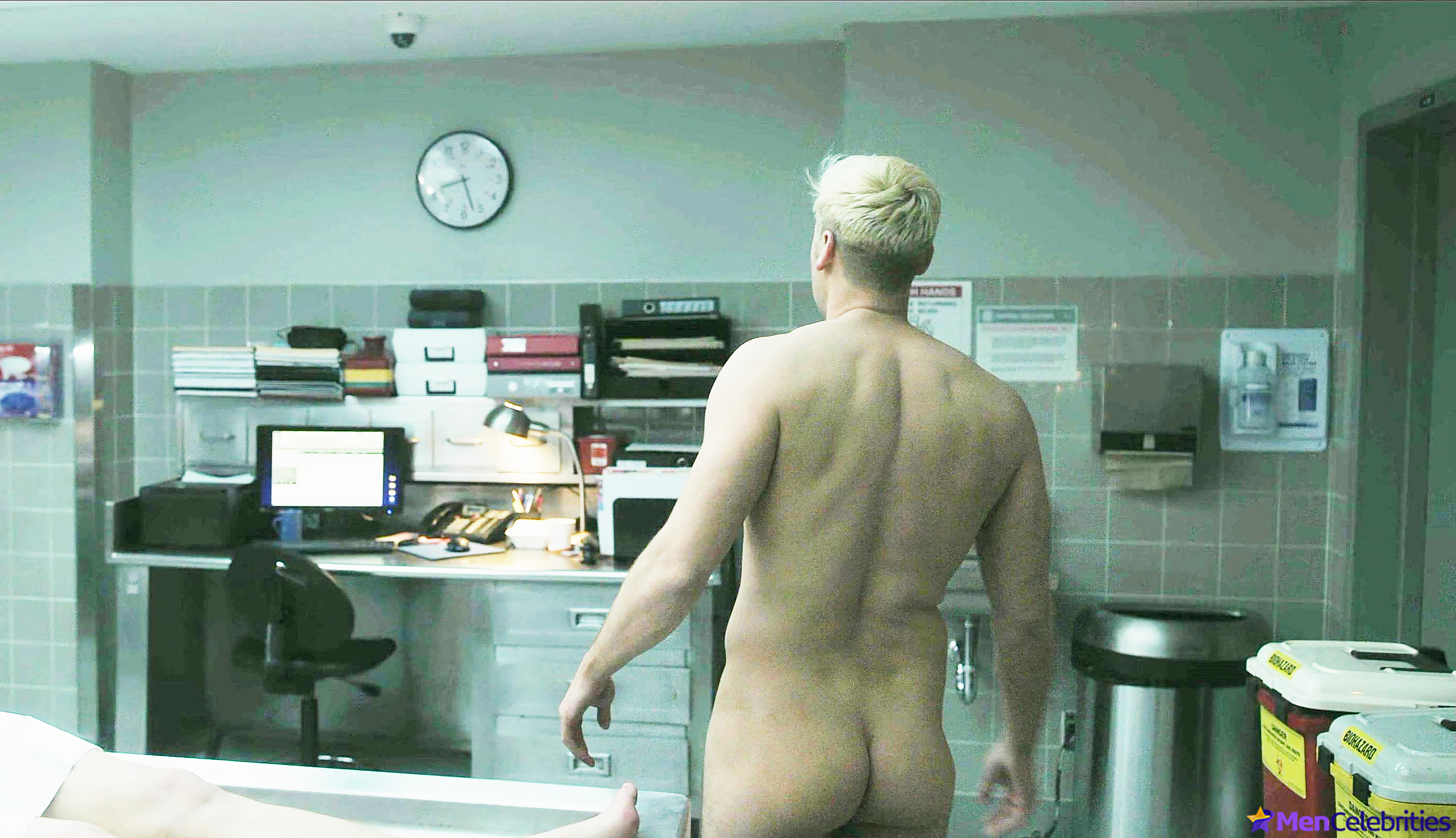 Ryan Eggold frontal nude