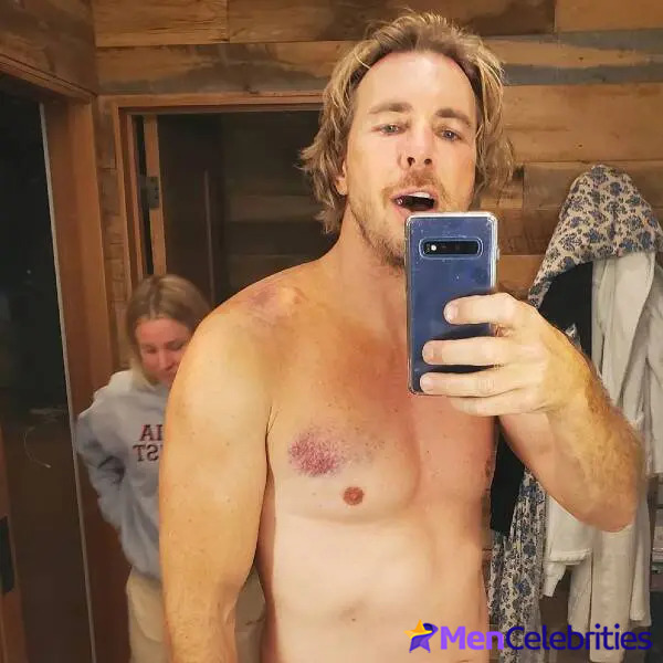 Dax Shepard nude selfie