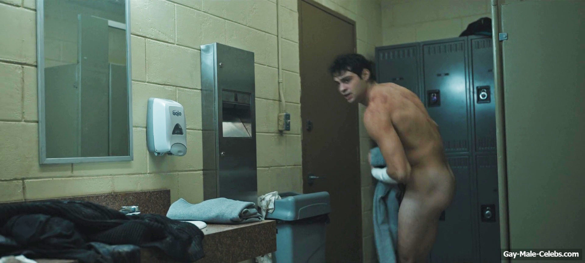 Noah Centineo nudity