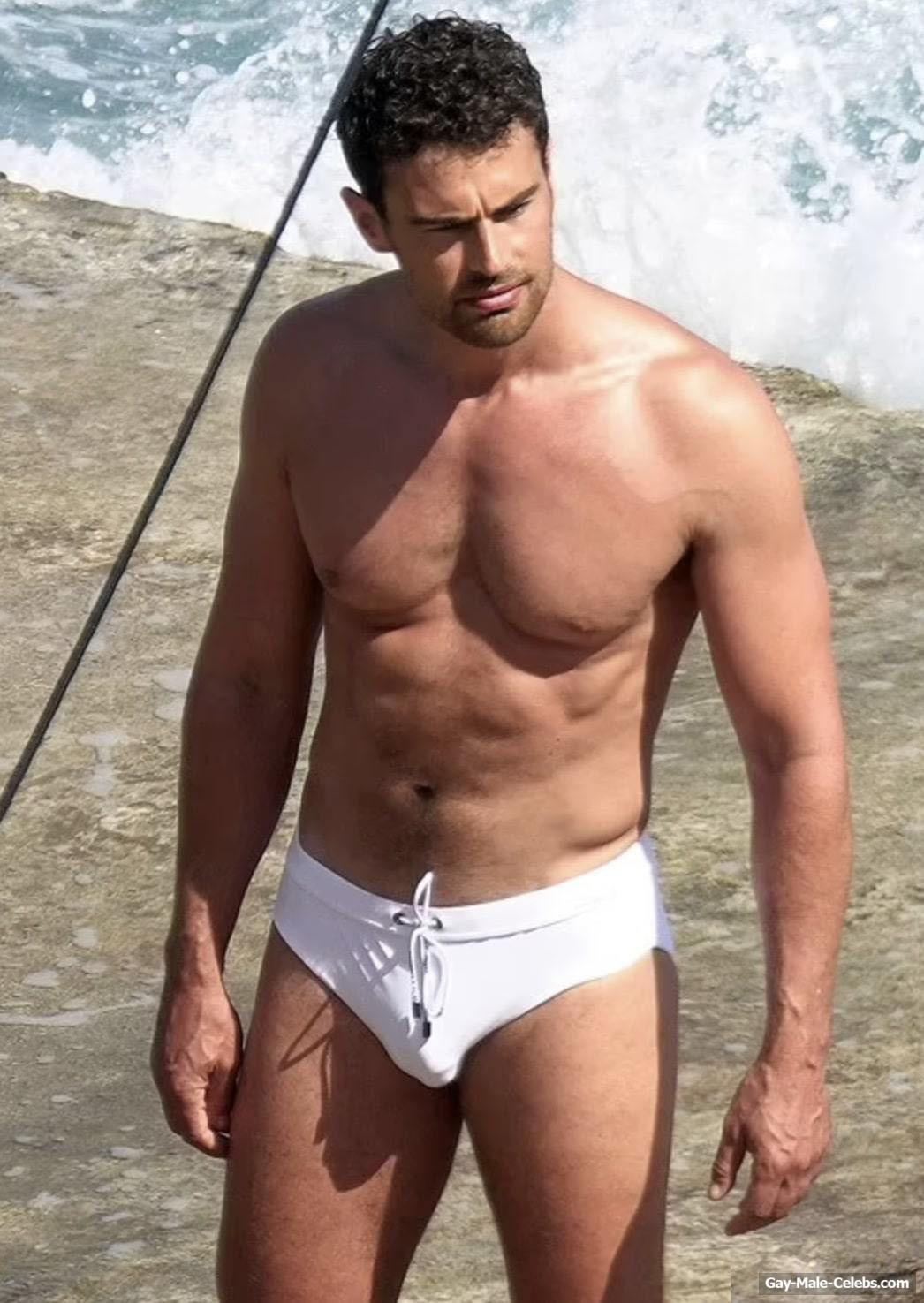 Theo James sexy bulge