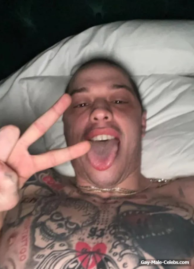 Pete Davidson nude selfie