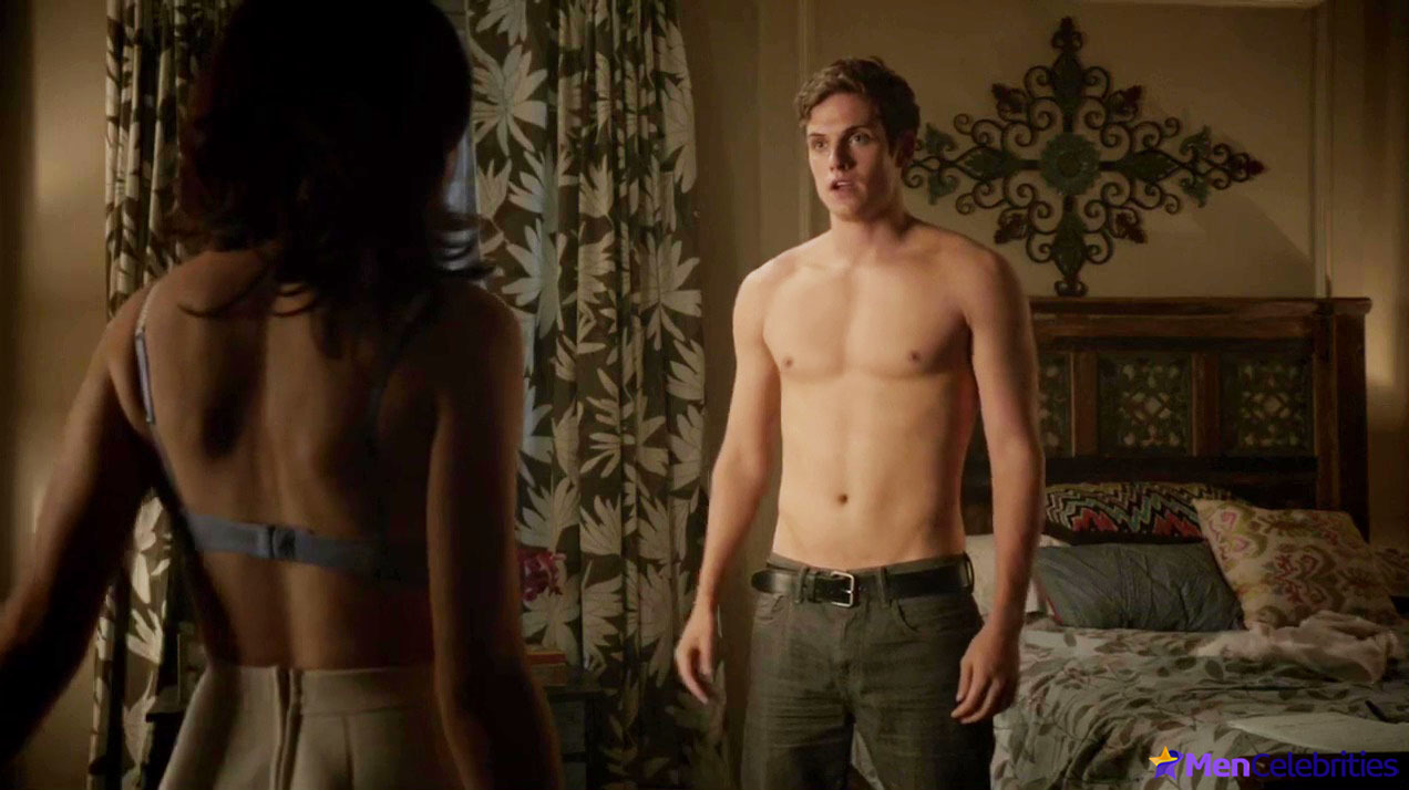 Daniel Sharman nude torso