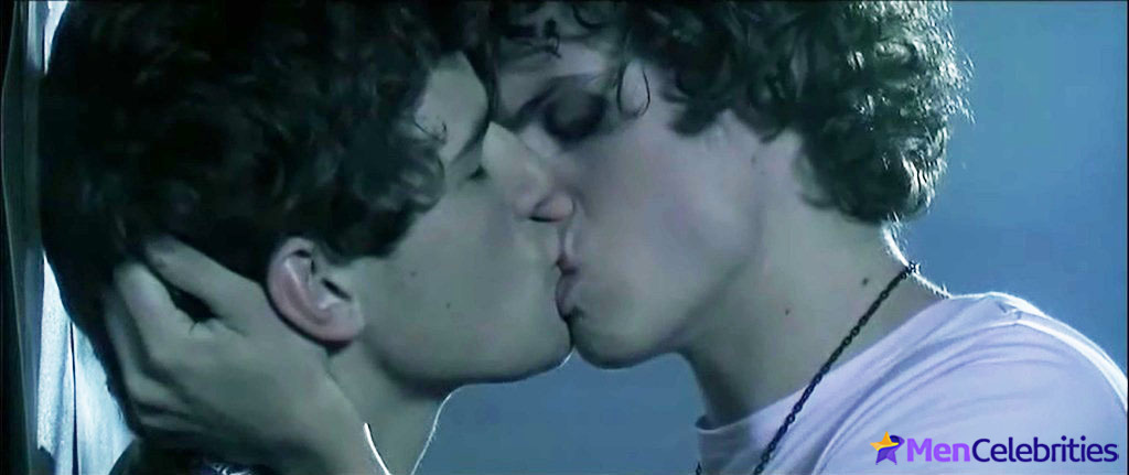 Daniel Sharman gay sex