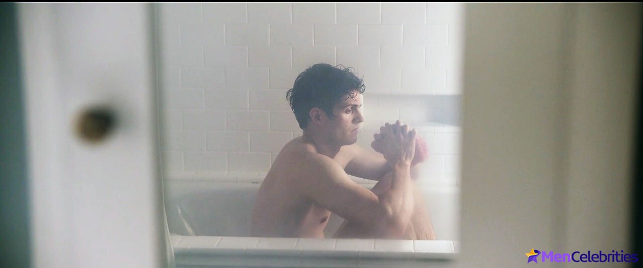 Daniel Sharman nude