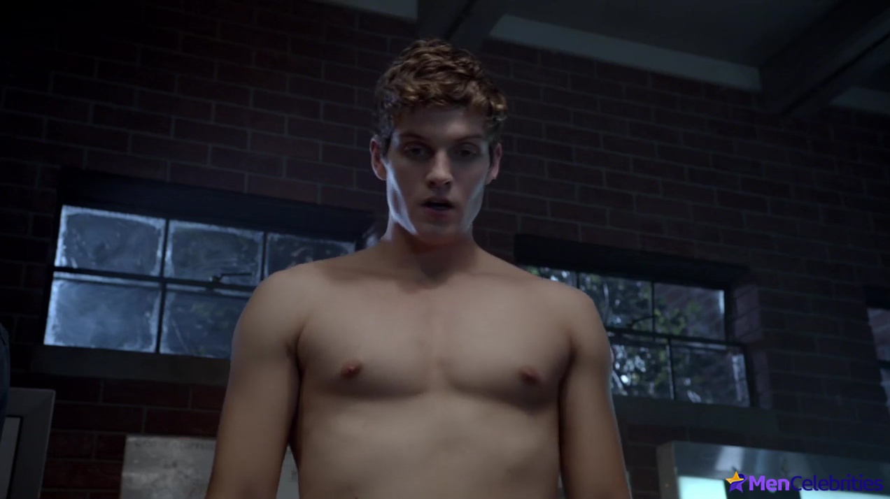 Daniel Sharman nudes