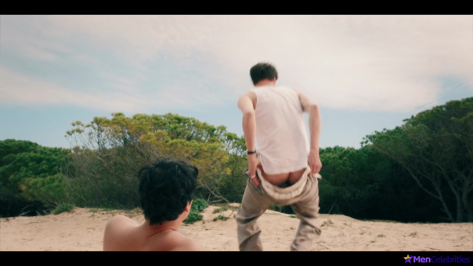 Hugh Skinner bare butt