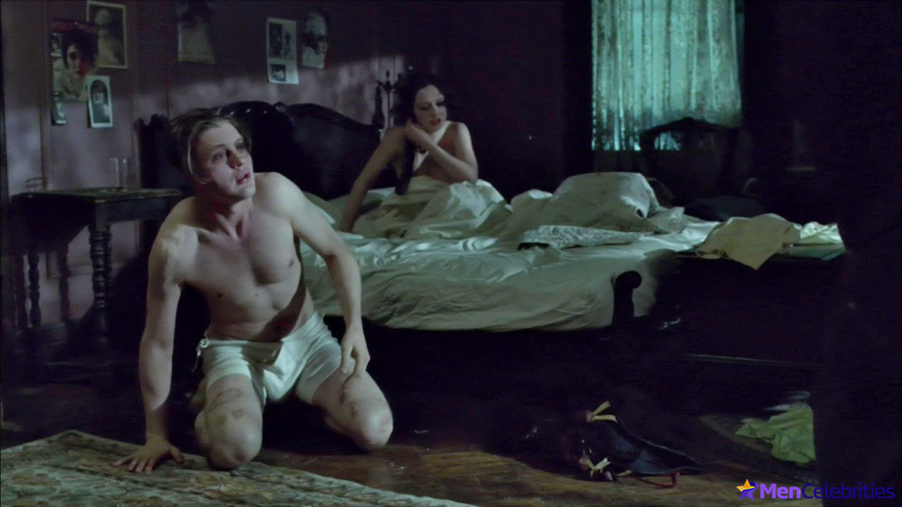 Michael Pitt bulge