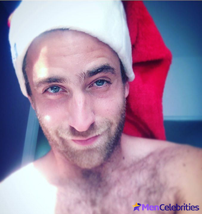 Oliver Jackson-Cohen exposed