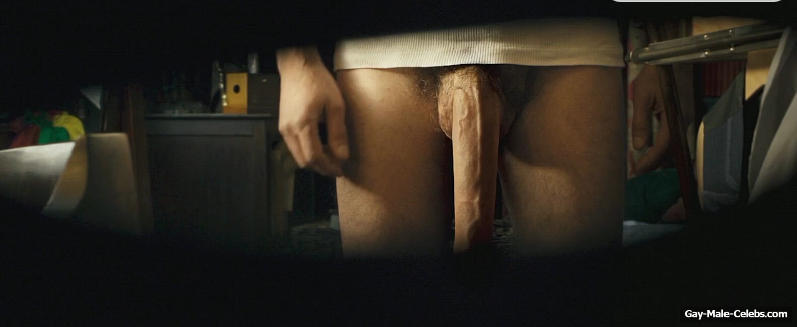 Vincent Cassel frontal nude