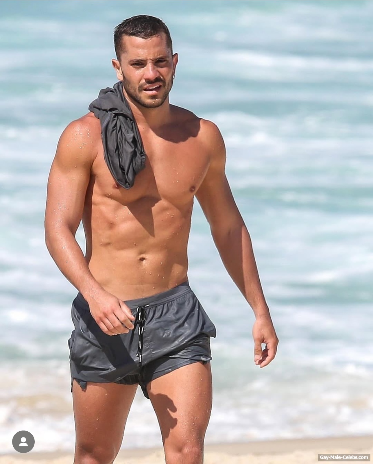 shirtless male celebs