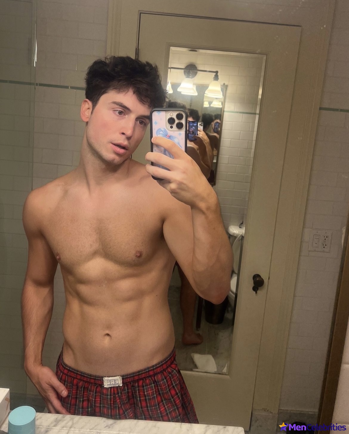 Benito Skinner nude selfie