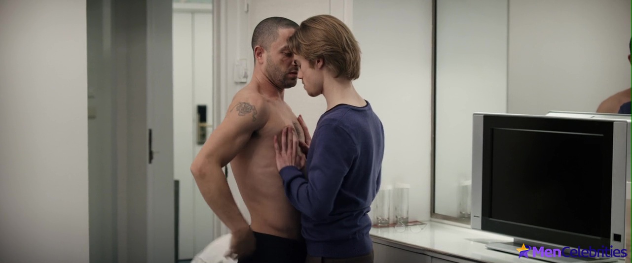 Guillaume Gouix erotic