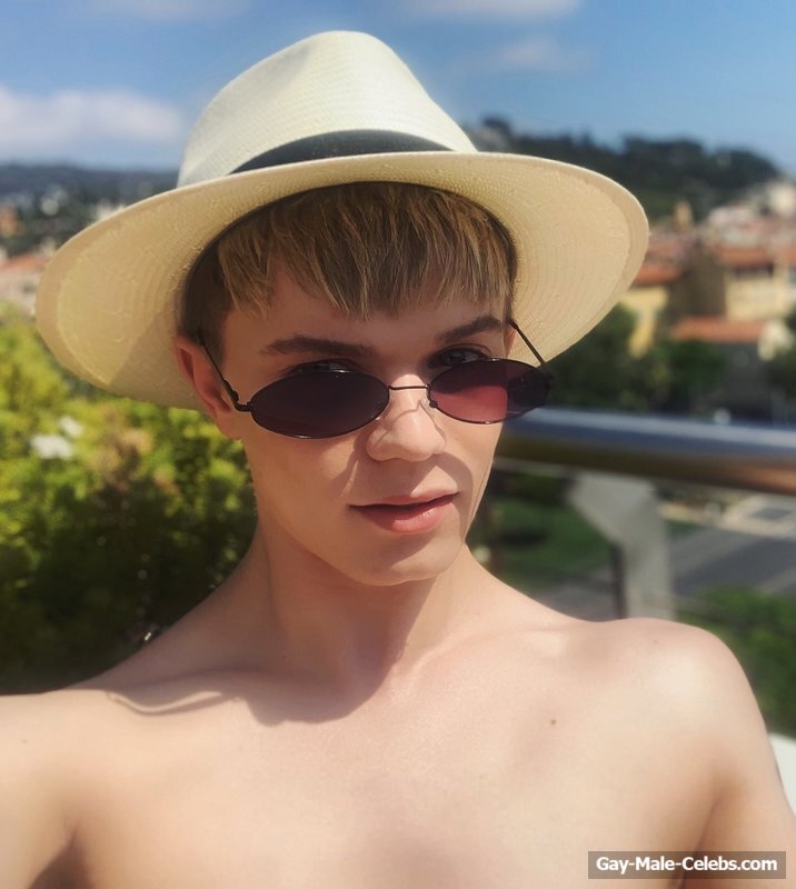 nude male celeb singer