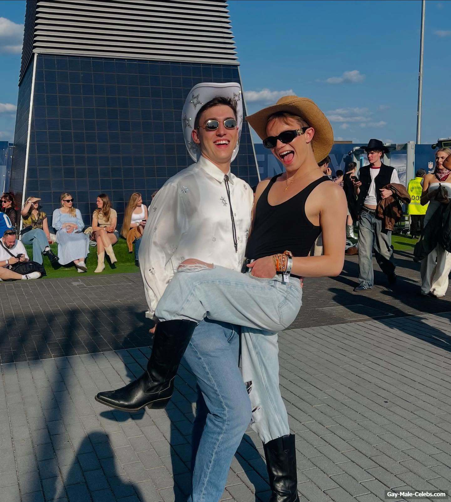 Ronan Parke gay male celeb